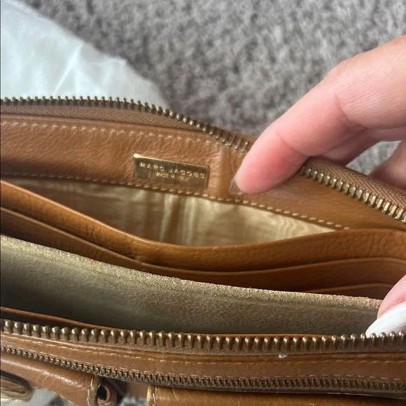 Marc Jacobs Tan Leather Wallet with Gold Accents - Picture 3 of 4